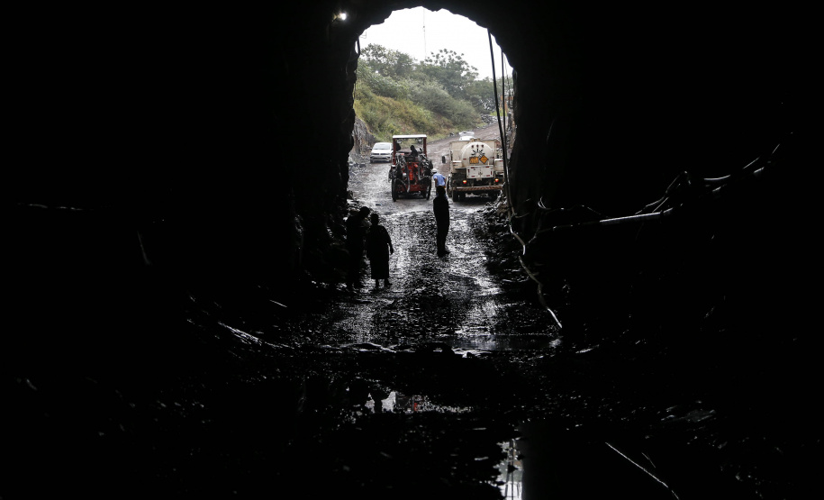 Francisco Beltrão -18-11-2020 - Obras do Túnel que terá 1.200 metros de extensão e vai levar todo o excesso de água do rio Urutago, que passa dentro do Parque de Exposições Jayme Canet Júnior, até o rio Marrecas - Foto: Jonathan Campos/ AEN