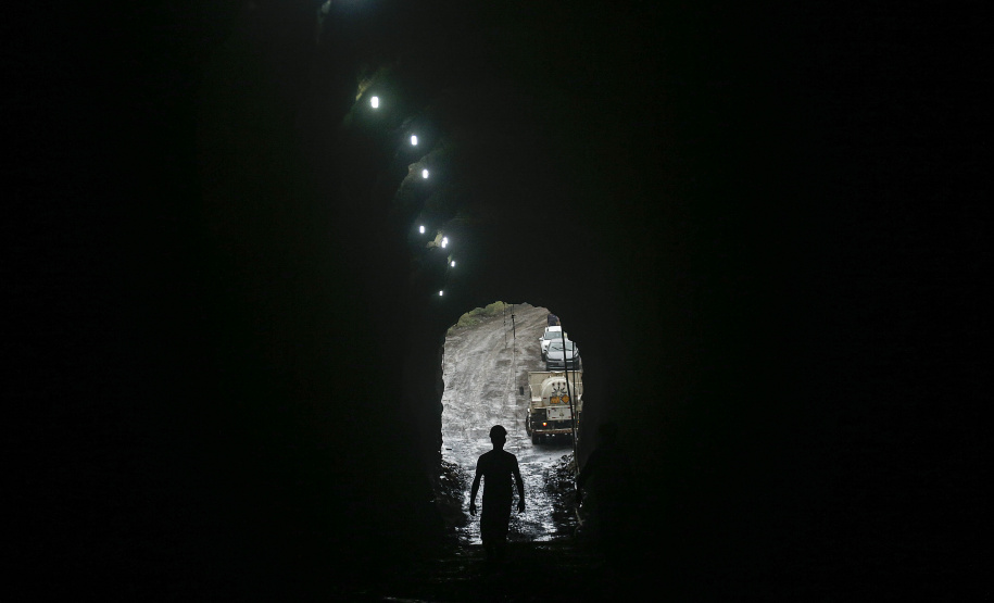 Francisco Beltrão -18-11-2020 - Obras do Túnel que terá 1.200 metros de extensão e vai levar todo o excesso de água do rio Urutago, que passa dentro do Parque de Exposições Jayme Canet Júnior, até o rio Marrecas - Foto: Jonathan Campos/ AEN