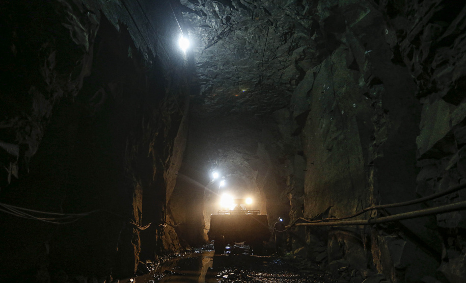 Francisco Beltrão -18-11-2020 - Obras do Túnel que terá 1.200 metros de extensão e vai levar todo o excesso de água do rio Urutago, que passa dentro do Parque de Exposições Jayme Canet Júnior, até o rio Marrecas - Foto: Jonathan Campos/ AEN