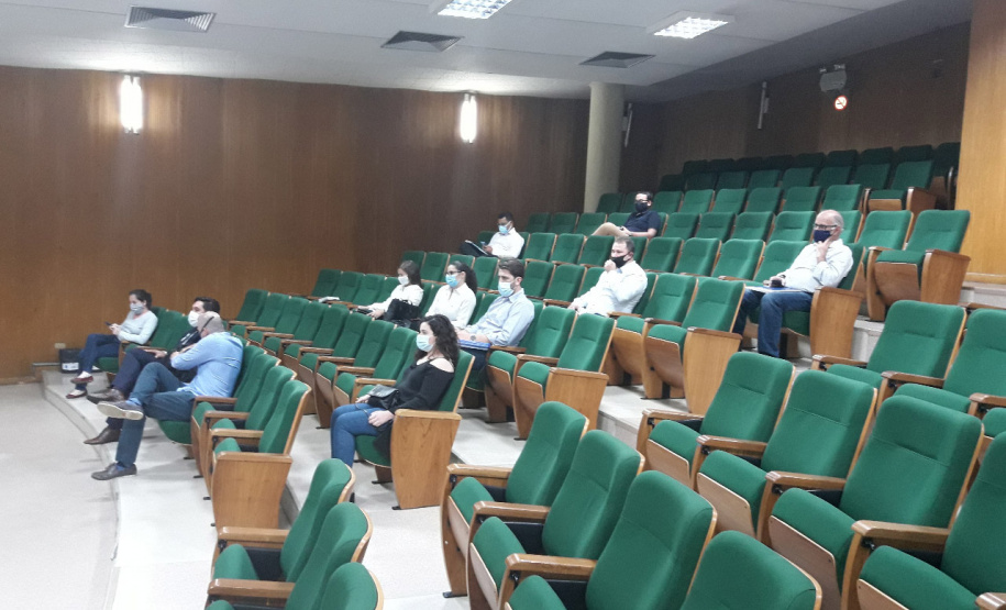 Duas empresas disputam a concessão do ferry-boat de Guaratuba
. Foto:DER