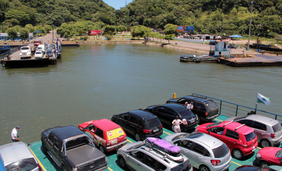 Duas empresas disputam a concessão do ferry-boat de Guaratuba
. Foto:DER