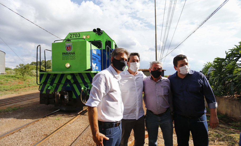 O governador Carlos Massa Ratinho Junior entregou nesta terça-feira (1º) o primeiro pacote de revitalização e modernização das locomotivas e vagões da Ferroeste.
