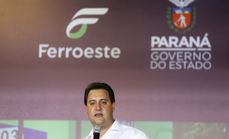 O governador Carlos Massa Ratinho Junior entregou nesta terça-feira (1º) o primeiro pacote de revitalização e modernização das locomotivas e vagões da Ferroeste.