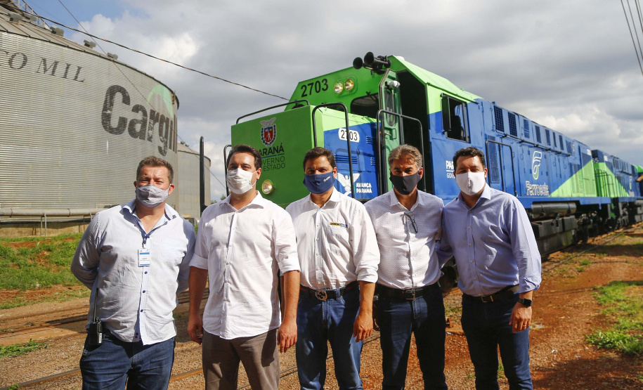 O governador Carlos Massa Ratinho Junior entregou nesta terça-feira (1º) o primeiro pacote de revitalização e modernização das locomotivas e vagões da Ferroeste.