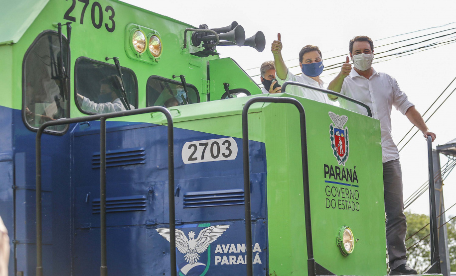 O governador Carlos Massa Ratinho Junior entregou nesta terça-feira (1º) o primeiro pacote de revitalização e modernização das locomotivas e vagões da Ferroeste.