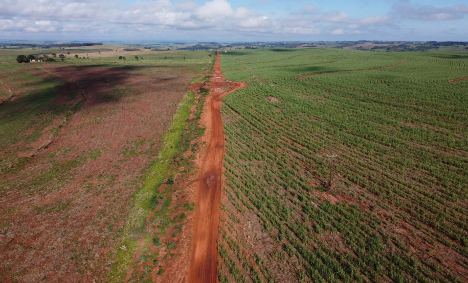 Estrada Boiadeira BR 487 Um convênio entre Itaipu Binacional, Departamento Nacional de Infraestrutura de Transportes (DNIT) e Governo do Paraná vai garantir a execução das obras no trecho paranaense da BR-487, mais conhecida como Estrada Boiadeira. O trecho de 47 km liga os municípios Icaraíma (Porto Camargo) e Umuarama (Serra dos Dourados), no Noroeste do Paraná, e deve estar pronto até início de 2022. 19/11/2020 - Foto: Geraldo Bubniak/AEN