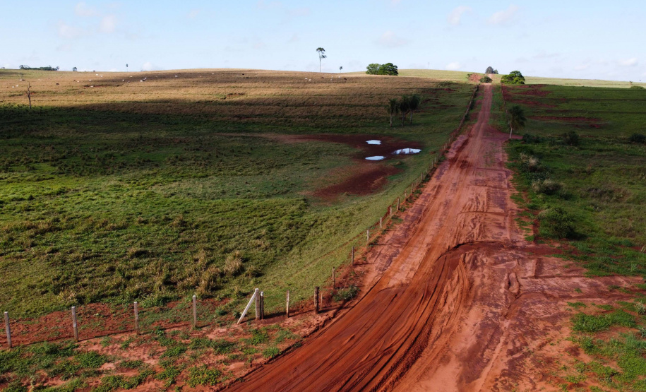Estrada Boiadeira BR 487 Um convênio entre Itaipu Binacional, Departamento Nacional de Infraestrutura de Transportes (DNIT) e Governo do Paraná vai garantir a execução das obras no trecho paranaense da BR-487, mais conhecida como Estrada Boiadeira. O trecho de 47 km liga os municípios Icaraíma (Porto Camargo) e Umuarama (Serra dos Dourados), no Noroeste do Paraná, e deve estar pronto até início de 2022. 19/11/2020 - Foto: Geraldo Bubniak/AEN