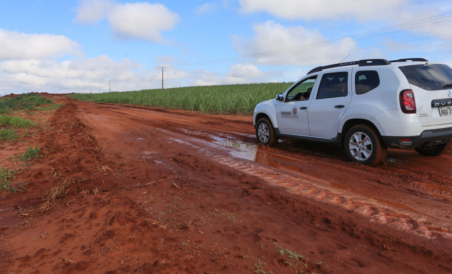 Estrada Boiadeira BR 487 Um convênio entre Itaipu Binacional, Departamento Nacional de Infraestrutura de Transportes (DNIT) e Governo do Paraná vai garantir a execução das obras no trecho paranaense da BR-487, mais conhecida como Estrada Boiadeira. O trecho de 47 km liga os municípios Icaraíma (Porto Camargo) e Umuarama (Serra dos Dourados), no Noroeste do Paraná, e deve estar pronto até início de 2022. 19/11/2020 - Foto: Geraldo Bubniak/AEN