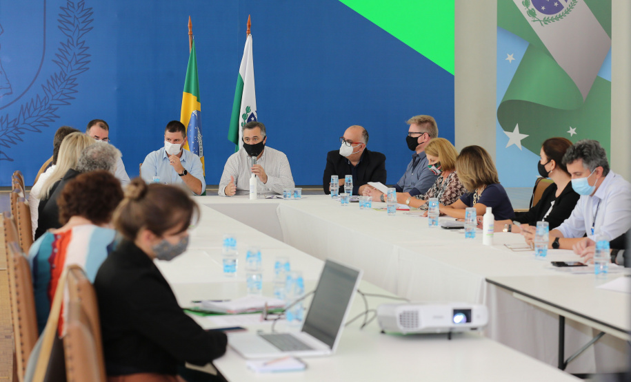 Reuniao Covid Reuniao do Secretário de Estado da Saude, Beto Preto, Secretário de Estado da Comunicação e da Cultura ,João Evaristo Debiasi com Assomec ? Associação dos Municípios da Região Metropolitana de Curitiba e representantes para alinhamento de açoes no combate do coronavirus. - Curitiba - 02/13/2020 - Foto: Geraldo Bubniak/AEN