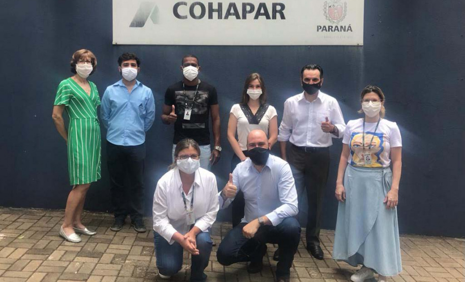 A Cohapar concluiu nesta quinta-feira (3), em Londrina, o primeiro mutirão de audiências de conciliação para renegociação de dívidas imobiliárias, feito em parceria com o Tribunal de Justiça do Paraná (TJPR). A iniciativa conjunta entre os poderes executivo e judiciário estaduais é fruto de um acordo firmado em setembro deste ano e deverá beneficiar milhares de famílias que possuem dívidas de financiamentos com a companhia. (Foto: Ivone Luchini / Cohapar)