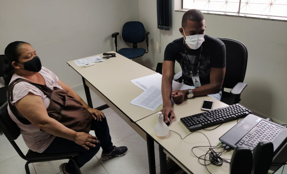 A Cohapar concluiu nesta quinta-feira (3), em Londrina, o primeiro mutirão de audiências de conciliação para renegociação de dívidas imobiliárias, feito em parceria com o Tribunal de Justiça do Paraná (TJPR). A iniciativa conjunta entre os poderes executivo e judiciário estaduais é fruto de um acordo firmado em setembro deste ano e deverá beneficiar milhares de famílias que possuem dívidas de financiamentos com a companhia. (Foto: Ivone Luchini / Cohapar)