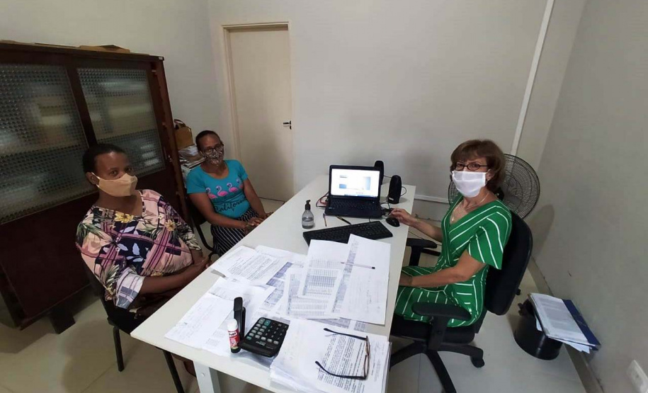 A Cohapar concluiu nesta quinta-feira (3), em Londrina, o primeiro mutirão de audiências de conciliação para renegociação de dívidas imobiliárias, feito em parceria com o Tribunal de Justiça do Paraná (TJPR). A iniciativa conjunta entre os poderes executivo e judiciário estaduais é fruto de um acordo firmado em setembro deste ano e deverá beneficiar milhares de famílias que possuem dívidas de financiamentos com a companhia. (Foto: Ivone Luchini / Cohapar)