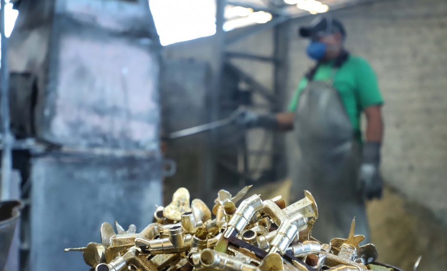 Fabricação de metais sanitários gera emprego e renda para Loanda e região. Foto: José Fernando Ogura/AEN
