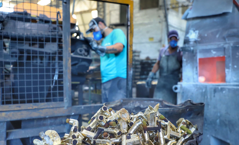 Fabricação de metais sanitários gera emprego e renda para Loanda e região. Foto: José Fernando Ogura/AEN
