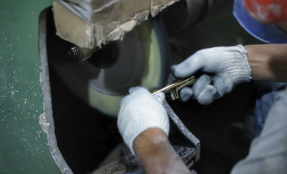 Fabricação de metais sanitários gera emprego e renda para Loanda e região. Foto: José Fernando Ogura/AEN