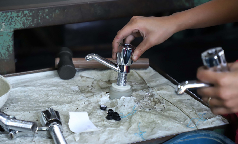 Fabricação de metais sanitários gera emprego e renda para Loanda e região. Foto: José Fernando Ogura/AEN