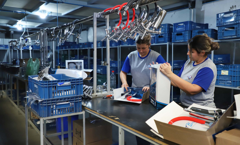 Fabricação de metais sanitários gera emprego e renda para Loanda e região. Foto: José Fernando Ogura/AEN