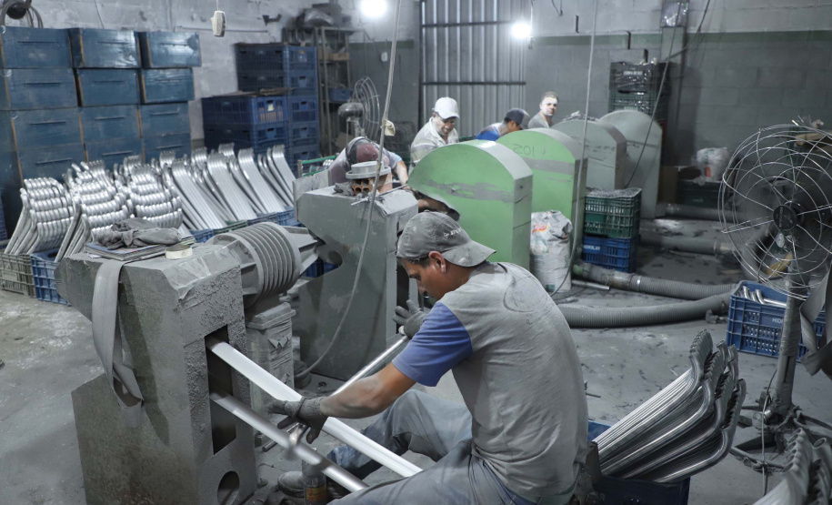 Fabricação de metais sanitários gera emprego e renda para Loanda e região. Foto: José Fernando Ogura/AEN