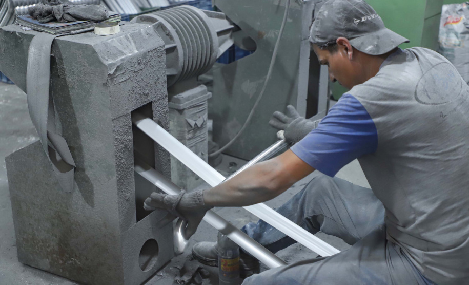 Fabricação de metais sanitários gera emprego e renda para Loanda e região. Foto: José Fernando Ogura/AEN