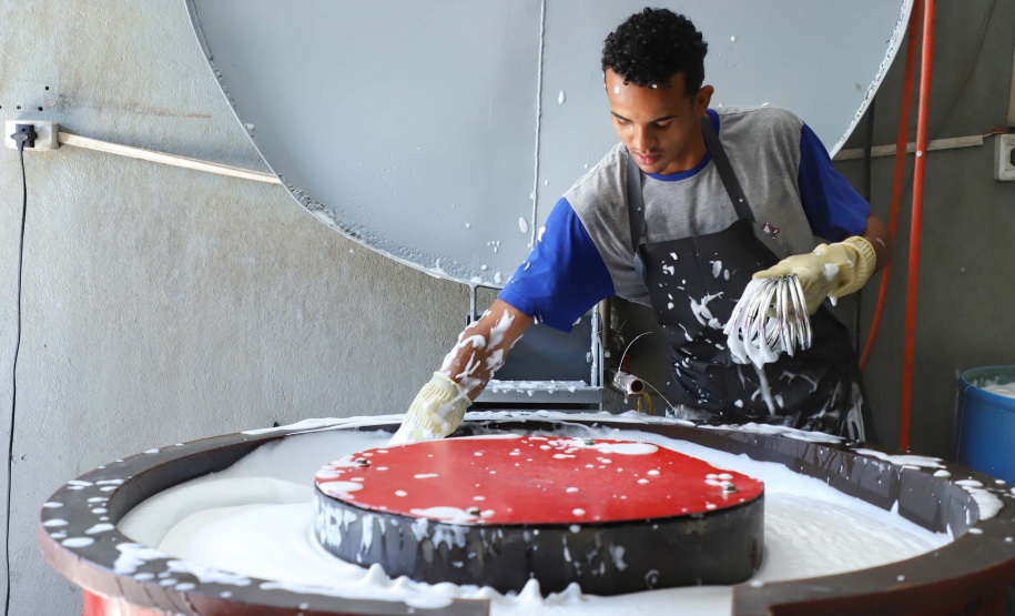 Fabricação de metais sanitários gera emprego e renda para Loanda e região. Foto: José Fernando Ogura/AEN