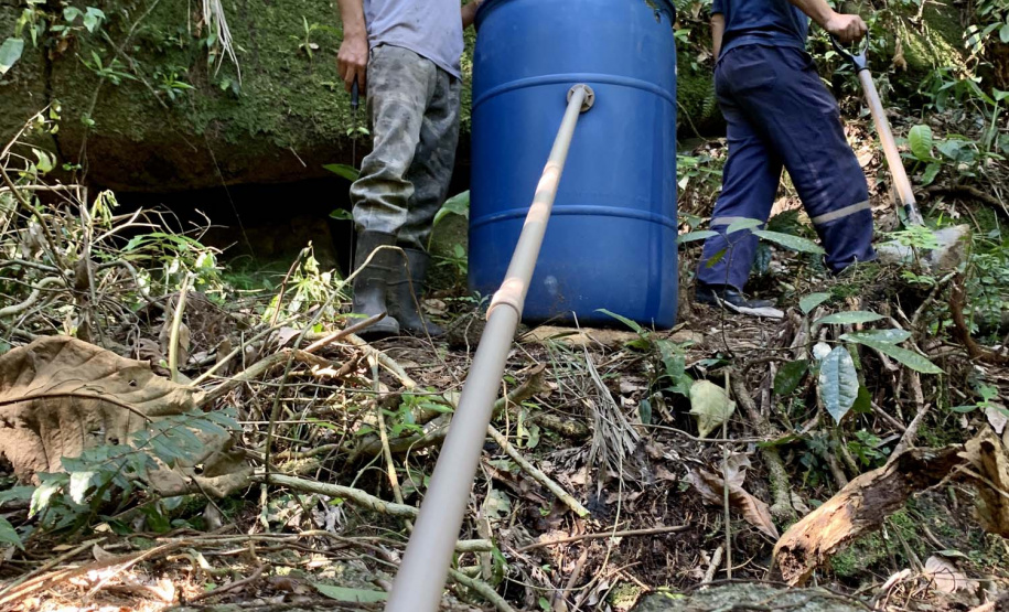 Portos do Paraná apoia gestão da água nas comunidades caiçaras da baia de Paranaguá.