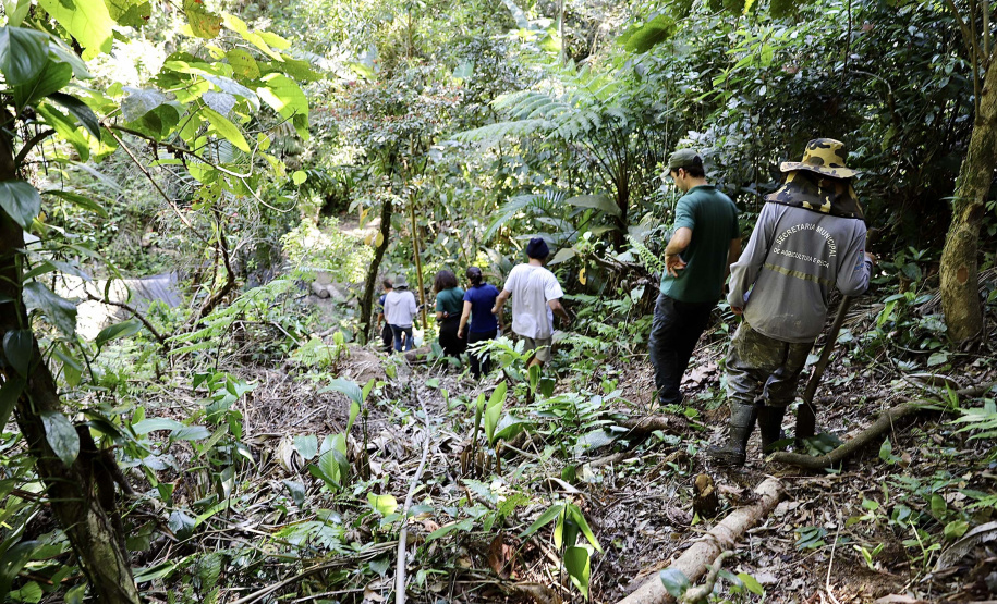 Portos do Paraná apoia gestão da água nas comunidades caiçaras da baia de Paranaguá.