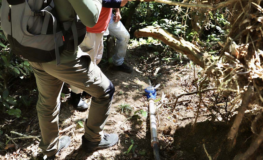 Portos do Paraná apoia gestão da água nas comunidades caiçaras da baia de Paranaguá.