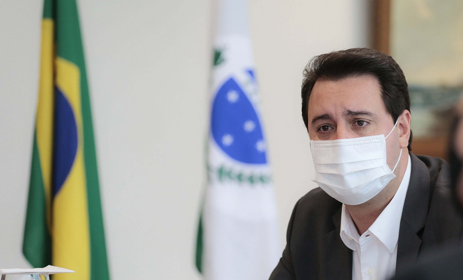 O governador Carlos Massa Ratinho Junior se reuniu nesta segunda-feira (7) com a diretoria da Ferragens Negrão, empresa que atua há 52 anos no mercado de ferramentas para construção civil e que planeja investir R$ 63 milhões no Paraná. O encontro foi marcado pela apresentação da primeira parte desse aporte, de R$ 19 milhões, que aconteceu em um novo Centro de Distribuição e em uma loja em São José dos Pinhais, na Região Metropolitana de Curitiba. Foto: Jonathan Campos/AEN