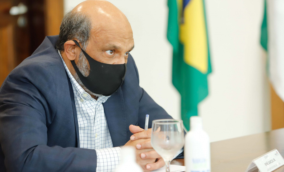 O governador Carlos Massa Ratinho Junior se reuniu nesta segunda-feira (7) com a diretoria da Ferragens Negrão, empresa que atua há 52 anos no mercado de ferramentas para construção civil e que planeja investir R$ 63 milhões no Paraná. O encontro foi marcado pela apresentação da primeira parte desse aporte, de R$ 19 milhões, que aconteceu em um novo Centro de Distribuição e em uma loja em São José dos Pinhais, na Região Metropolitana de Curitiba.
