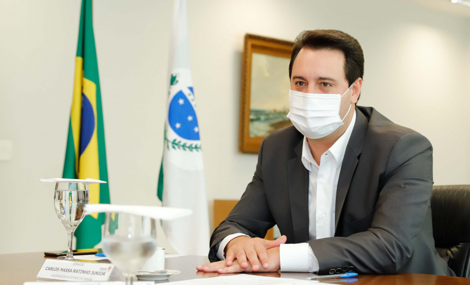 O governador Carlos Massa Ratinho Junior se reuniu nesta segunda-feira (7) com a diretoria da Ferragens Negrão, empresa que atua há 52 anos no mercado de ferramentas para construção civil e que planeja investir R$ 63 milhões no Paraná. O encontro foi marcado pela apresentação da primeira parte desse aporte, de R$ 19 milhões, que aconteceu em um novo Centro de Distribuição e em uma loja em São José dos Pinhais, na Região Metropolitana de Curitiba.