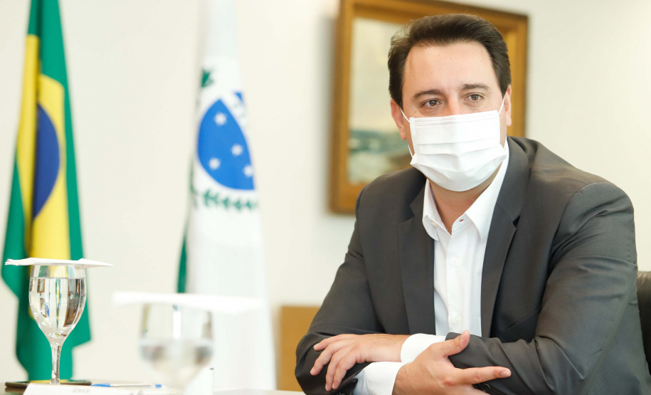 O governador Carlos Massa Ratinho Junior se reuniu nesta segunda-feira (7) com a diretoria da Ferragens Negrão, empresa que atua há 52 anos no mercado de ferramentas para construção civil e que planeja investir R$ 63 milhões no Paraná. O encontro foi marcado pela apresentação da primeira parte desse aporte, de R$ 19 milhões, que aconteceu em um novo Centro de Distribuição e em uma loja em São José dos Pinhais, na Região Metropolitana de Curitiba.