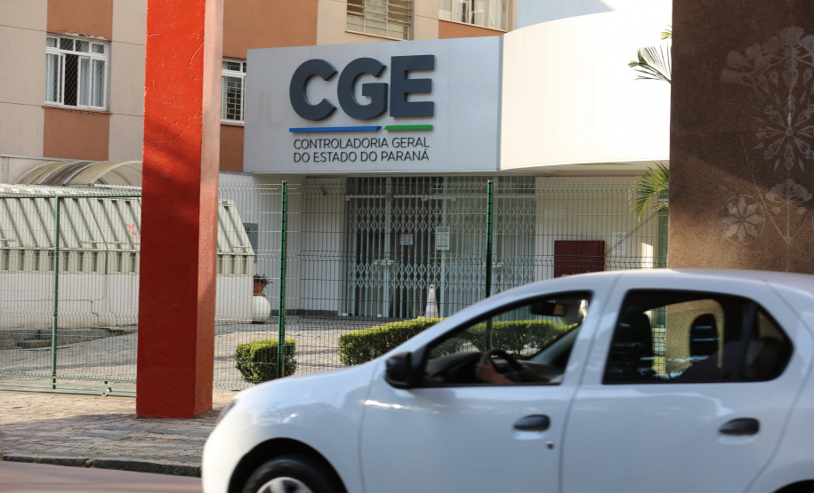 CGE suspende mais de R$ 32 milhões
em contratações com irregularidades.Foto: Geraldo Bubniak/AEN