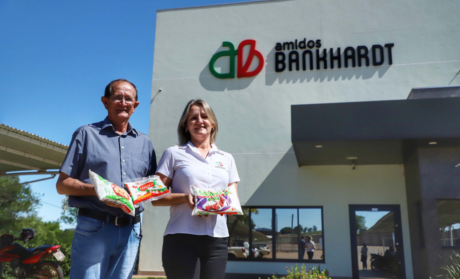 A Amidos Bankhardt, localizada em Paranavaí, existe há 15 anos e produz fécula de mandioca. São 50 funcionários e produção mensal de 1,25 toneladas, sendo que a maior parte é destinada a outras indústrias de transformação. Foto: José Fernando Ogura/AEN