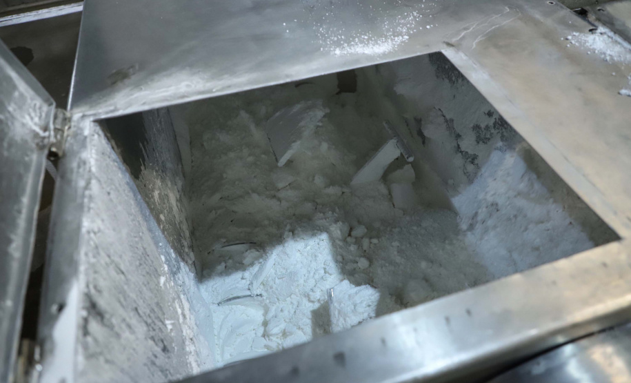 A Amidos Bankhardt, localizada em Paranavaí, existe há 15 anos e produz fécula de mandioca. São 50 funcionários e produção mensal de 1,25 toneladas, sendo que a maior parte é destinada a outras indústrias de transformação. Foto: José Fernando Ogura/AEN