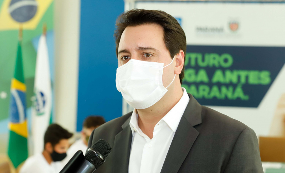 O governador Carlos Massa Ratinho Junior lançou nesta terça-feira (8) o site que dá largada ao cadastramento das empresas interessadas em participar do programa Cartão Futuro Emergencial, criado pelo Governo do Estado para estimular e manter as contratações de jovens aprendizes.