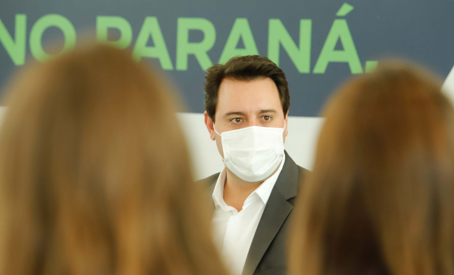 O governador Carlos Massa Ratinho Junior lançou nesta terça-feira (8) o site que dá largada ao cadastramento das empresas interessadas em participar do programa Cartão Futuro Emergencial, criado pelo Governo do Estado para estimular e manter as contratações de jovens aprendizes.