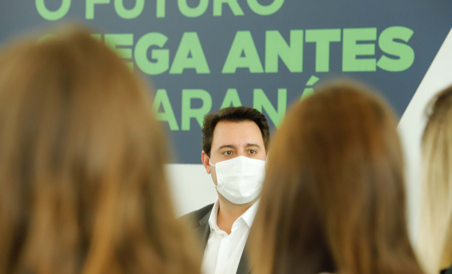 O governador Carlos Massa Ratinho Junior lançou nesta terça-feira (8) o site que dá largada ao cadastramento das empresas interessadas em participar do programa Cartão Futuro Emergencial, criado pelo Governo do Estado para estimular e manter as contratações de jovens aprendizes.