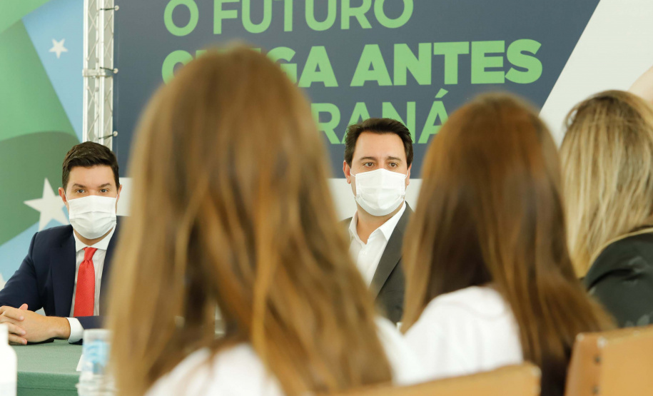 O governador Carlos Massa Ratinho Junior lançou nesta terça-feira (8) o site que dá largada ao cadastramento das empresas interessadas em participar do programa Cartão Futuro Emergencial, criado pelo Governo do Estado para estimular e manter as contratações de jovens aprendizes.