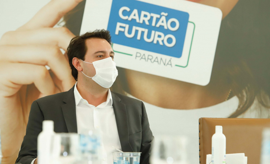 O governador Carlos Massa Ratinho Junior lançou nesta terça-feira (8) o site que dá largada ao cadastramento das empresas interessadas em participar do programa Cartão Futuro Emergencial, criado pelo Governo do Estado para estimular e manter as contratações de jovens aprendizes.