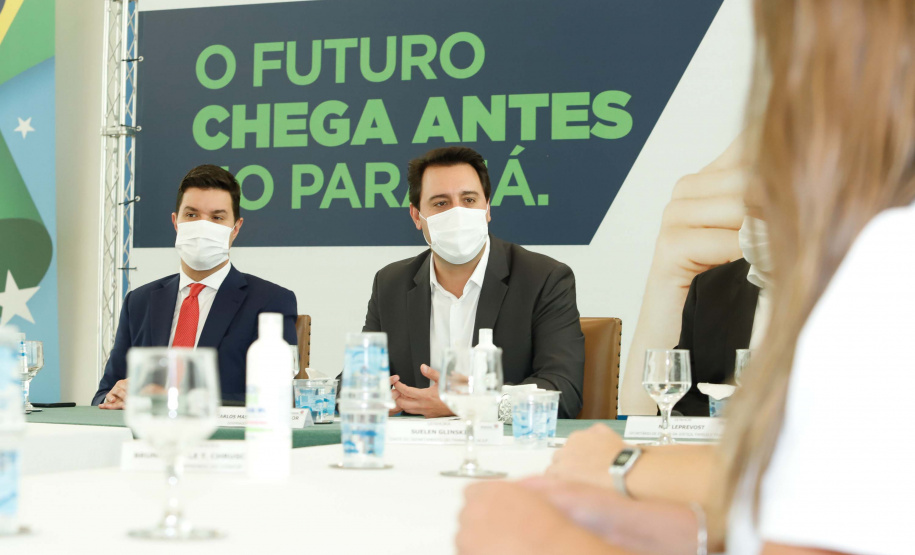 O governador Carlos Massa Ratinho Junior lançou nesta terça-feira (8) o site que dá largada ao cadastramento das empresas interessadas em participar do programa Cartão Futuro Emergencial, criado pelo Governo do Estado para estimular e manter as contratações de jovens aprendizes.