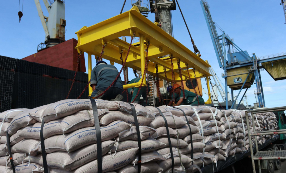 Exportações puxam o aumento de 9% na movimentação dos portos