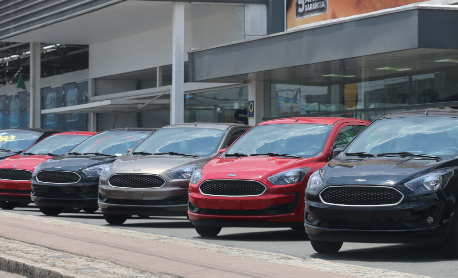 Governo quer diminuir em 50% o valor cobrado para registro de veículos financiados. Foto: Geraldo Bubniak/AEN