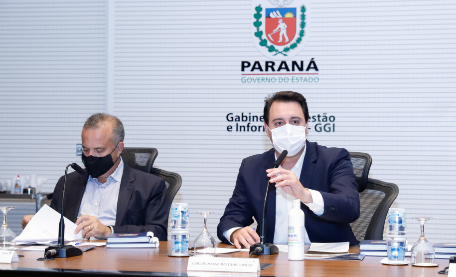 O Governo do Paraná recebeu nesta quinta-feira (10) R$ 31,8 milhões para dar continuidade ao programa de contenção de cheias que está em andamento nos municípios da Região Metropolitana de Curitiba. Os recursos foram liberados pelo ministro do Desenvolvimento Regional, Rogério Marinho, em um ato com o governador Carlos Massa Ratinho Junior, no Palácio Iguaçu.