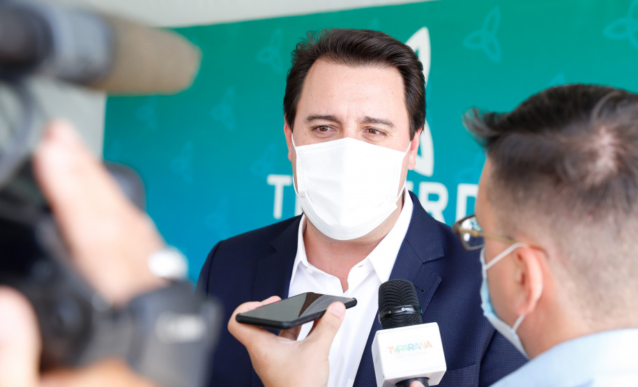 O governador Carlos Massa Ratinho Junior visitou nesta quinta-feira (10), ao lado do ministro do Desenvolvimento Regional, Rogério Marinho, a sede da construtora Tecverde, em Araucária, na Região Metropolitana de Curitiba (RMC). A empresa paranaense, fundada em 2009, é especialista no uso de uma tecnologia de origem alemã, baseada no uso da madeira, que pode acelerar a construção de casas populares.