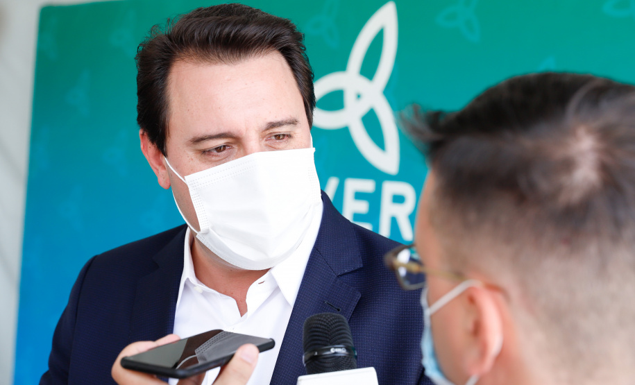 O governador Carlos Massa Ratinho Junior visitou nesta quinta-feira (10), ao lado do ministro do Desenvolvimento Regional, Rogério Marinho, a sede da construtora Tecverde, em Araucária, na Região Metropolitana de Curitiba (RMC). A empresa paranaense, fundada em 2009, é especialista no uso de uma tecnologia de origem alemã, baseada no uso da madeira, que pode acelerar a construção de casas populares.