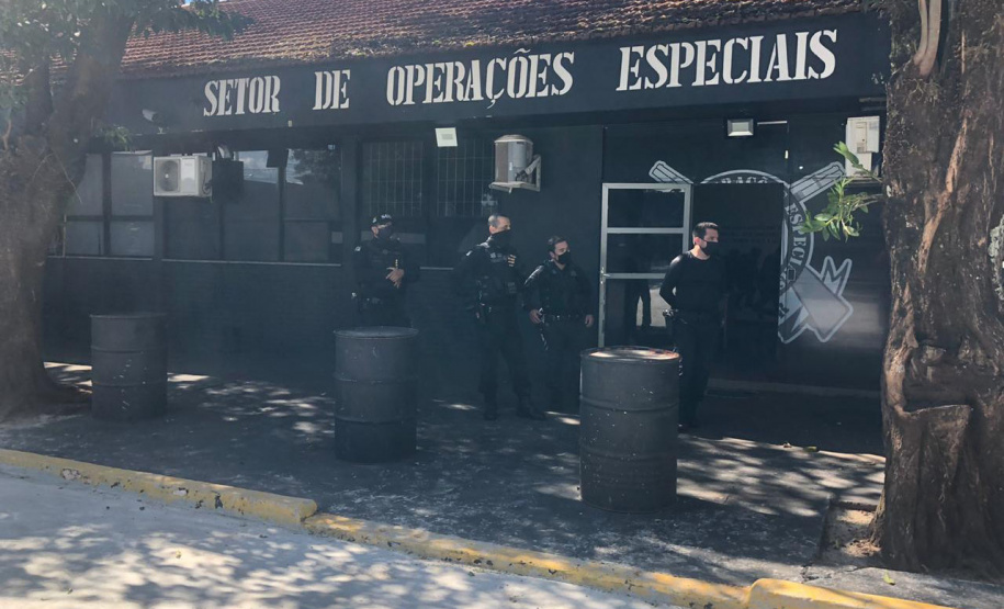 As obras nas unidades penais de Maringá foram concluídas e entregues quarta-feira (09), em solenidade com a presença do secretário estadual da Segurança Pública, Romulo Marinho Soares. Foram investidos R$ 2,2 milhões para revitalização, ampliação e melhorias na Penitenciária Estadual de Maringá, na Colônia Penal e Industrial e na Casa de Custódia – todas concentradas em um único endereço.
Foto: SESP