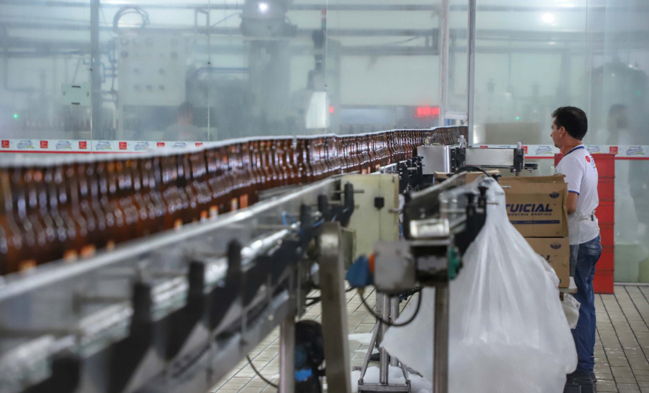 Fica em Paranavaí a maior empresa fabricante de suco de laranja integral do Brasil. Criada em 2012, a Prats foi pensada para socorrer os negócios da família Pratinha, que entre os anos de 2006 e 2011 viu seus rendimentos diluirem com a crise no setor de citrus no Brasil e no exterior.