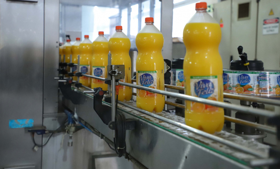 Fica em Paranavaí a maior empresa fabricante de suco de laranja integral do Brasil. Criada em 2012, a Prats foi pensada para socorrer os negócios da família Pratinha, que entre os anos de 2006 e 2011 viu seus rendimentos diluirem com a crise no setor de citrus no Brasil e no exterior.