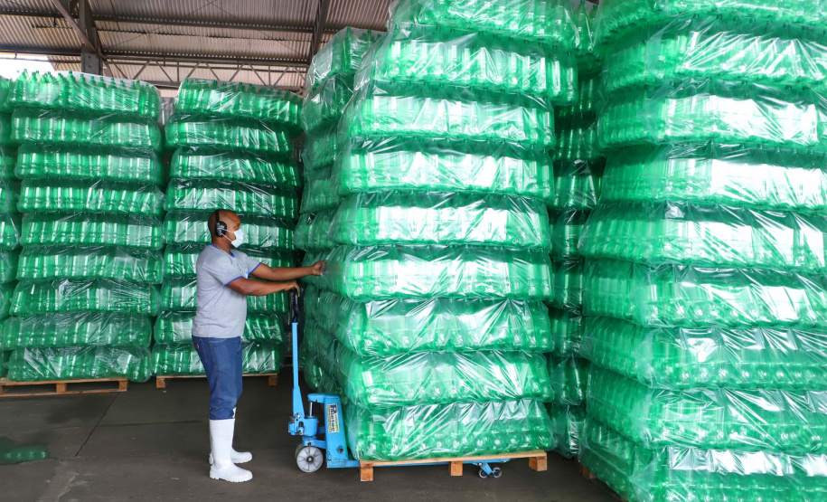 Há cerca de cinco anos a Garoto entrou no mercado de sucos naturais e tem visto os negócios prosperarem. Hoje, o suco Viva Feliz é encontrado nas gôndolas de todo o Sul, Sudeste e parte do Centro-Oeste do Brasil.