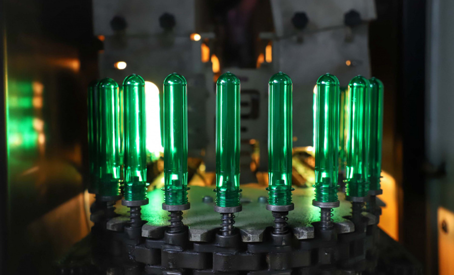 Há cerca de cinco anos a Garoto entrou no mercado de sucos naturais e tem visto os negócios prosperarem. Hoje, o suco Viva Feliz é encontrado nas gôndolas de todo o Sul, Sudeste e parte do Centro-Oeste do Brasil.